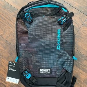 Dakine 12 Liter Snowboard Heli Pack